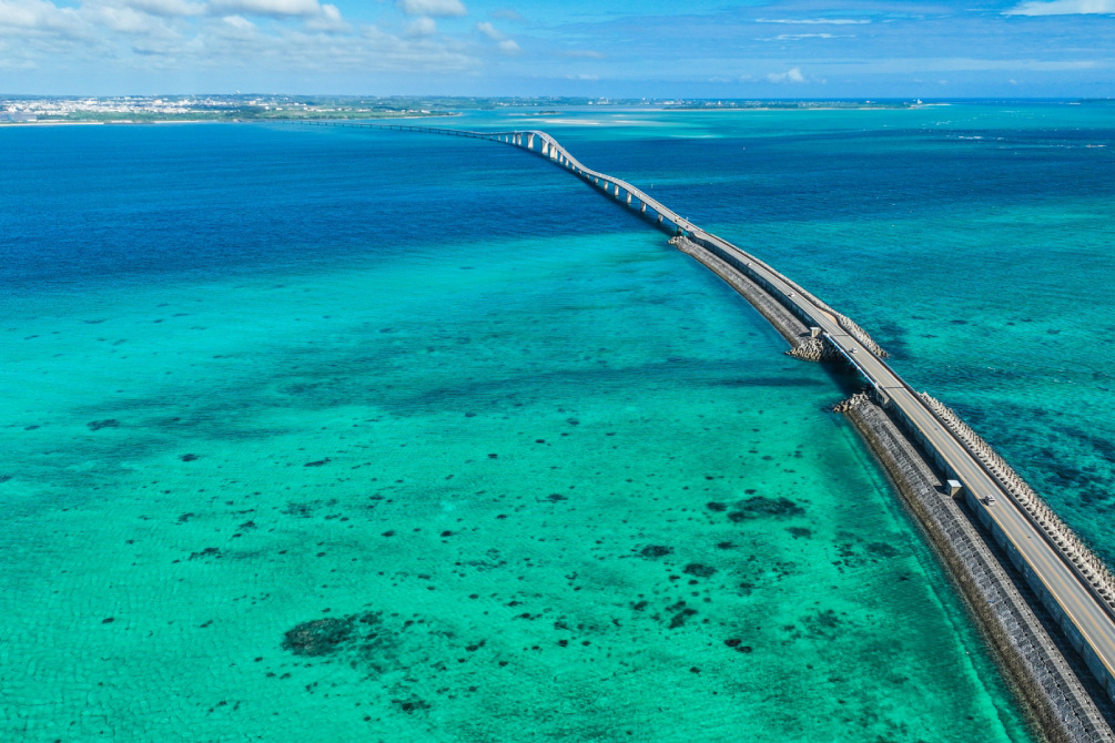 宮古島の海と大橋